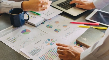 What is the difference between an accountant and a tax adviser?