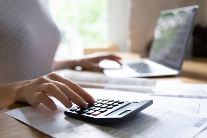 Becoming an Accountant: 4 Things to Take into Account